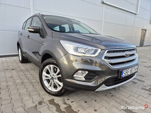 Ford Kuga Titanium Benzyna Elektryczny Hak 4x4 AWD Europa