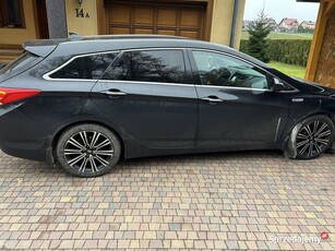 Hyundai i40 1.7 crdi niski przebieg, wyposażenie bogate