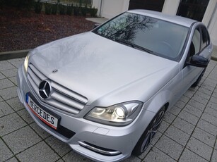 Mercedes-Benz Klasa C W204 super wyposażenie niski przebieg