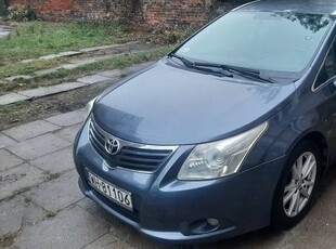 Sprzedam Toyotę Avensis