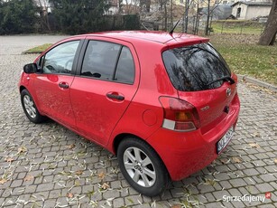 Toyota Yaris 1.0 / 2009 / klima / 2 kpl kół / super stan / bez wkładu