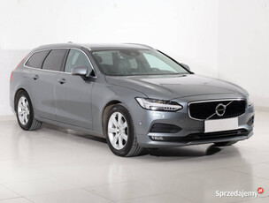 Volvo V90 D4