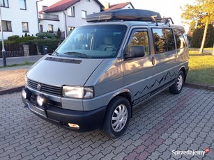 VW Transporter 2000 r. 2,5 TDI 8 osobowy w ciągłej eksploatacji