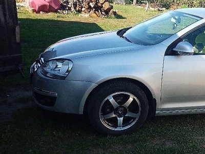 Jetta niski przebieg nowe opony