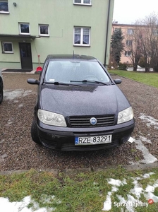 Samochód osobowy marki Fiat Punto