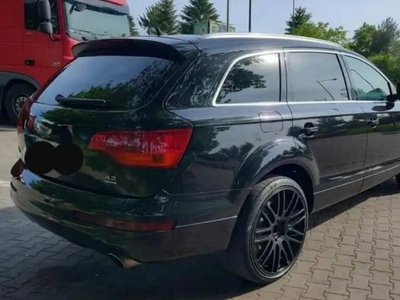 Sprzedam q7 v8