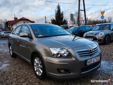 TOYOTA AVENSIS Salon Polska przebieg 161 tys.km