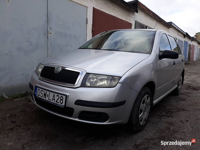 Zadbana Skoda Fabia benzyna z klimatyzacją, polski salon