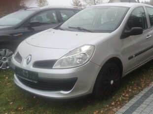 Renault Clio III 1.3 benzynka h/b 5drzwi kolor srebrny z klimatyzacją