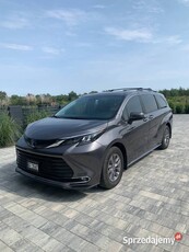 Toyota Sienna 2.5 hybryda 8 osób FV 23%