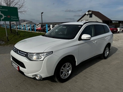 Mitsubishi Outlander III SUV Facelifting 2.2 DOHC DI-D 150KM 2014