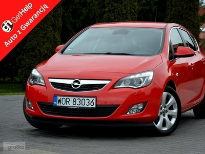 Opel Astra J 1.4T(140KM) BI-Xenon Ledy pół-skóry chrom bagażnik na rowery