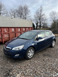 Opel Astra J Hatchback 5d 1.3 CDTI ECOTEC 95KM 2010