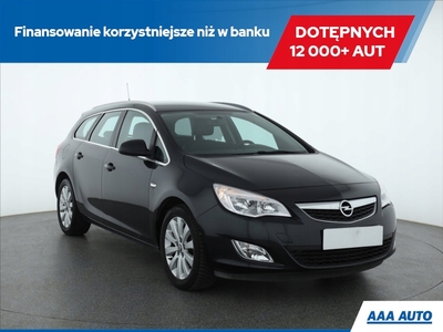 Opel Astra J Sports Tourer 1.7 CDTI ECOTEC 125KM 2011