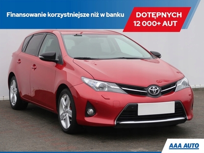 Toyota Auris I Hatchback 5d Facelifting 1.6 Valvematic 132KM 2012