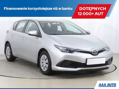 Toyota Auris II Hatchback 5d Facelifting 1.33 Dual VVT-i 99KM 2015