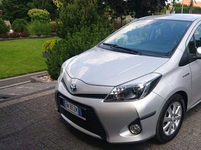 Toyota Yaris III Hatchback 5d Hybrid 100 74KM 2013