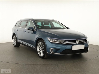 Volkswagen Passat B8 , 1. Właściciel, Serwis ASO, Automat, Skóra, Navi,