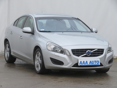 Volvo S60 2015 T3 95733km Sedan