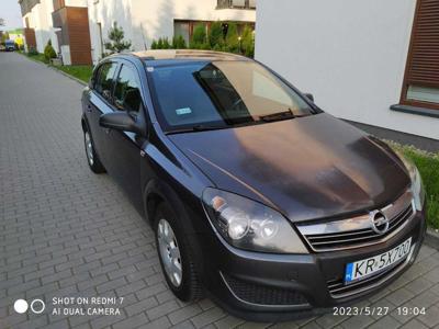 Astra H 1,4 Hatchback wizualnie do poprawek