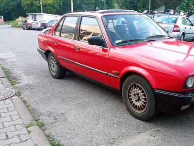 BMW E30 sedan możliwa zamiana tanio ! Cena do negocjacji