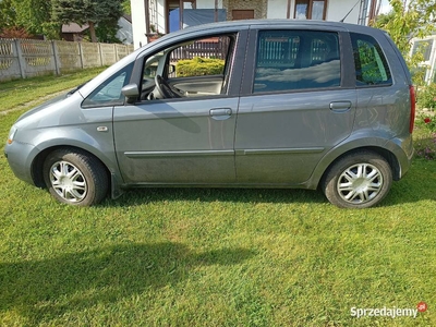 Fiat idea z 2004 roku