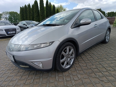 Honda Civic VIII Hatchback 3d 1.8 i-VTEC 140KM 2006