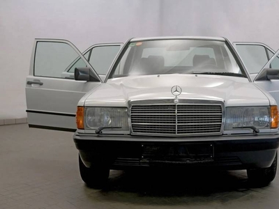 Mercedes 190-Klasyka gatunku-Stan Kolekcjonerski-Możliwa Zamiana