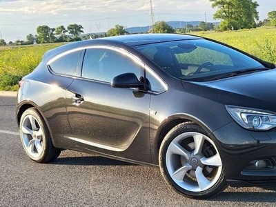 Opel Astra J Hatchback 5d 1.7 CDTI ECOTEC 125KM 2012