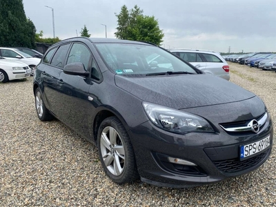 Opel Astra J Sedan 1.6 Twinport ECOTEC 115KM 2016