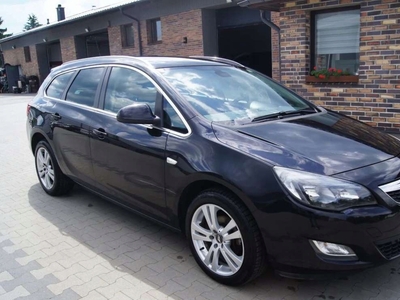 Opel Astra J Sports Tourer 1.4 Turbo ECOTEC 120KM 2011