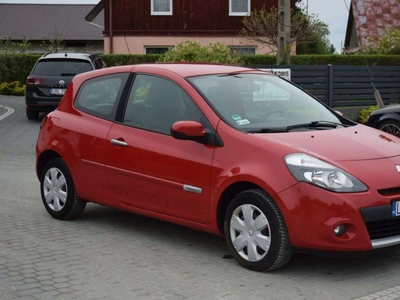 Renault Clio III Hatchback 3d Phase II 1.2 16v 75KM 2011