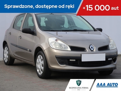 Renault Clio III Hatchback 5d 1.2 i 16V 75KM 2009