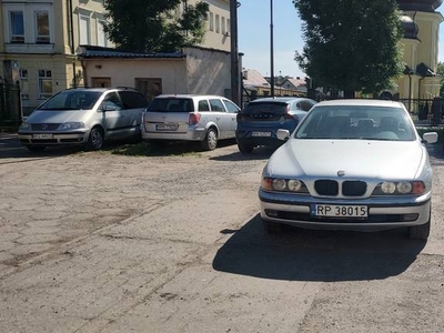 Sprzedam BMW 2,0 benzyna.