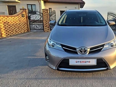 Toyota Auris II Hatchback 5d D-4D 90 90KM 2013