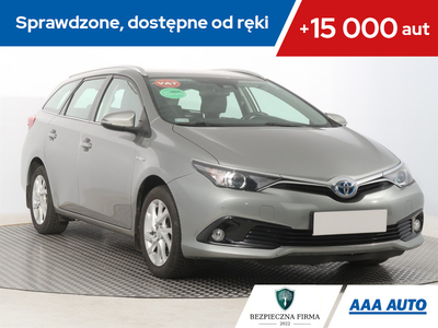 Toyota Auris II Touring Sports Facelifting 1.8 Hybrid 136KM 2017