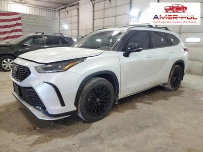 Toyota Highlander III 2023