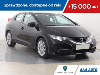 Honda Civic IX Hatchback 5d 1.8 i-VTEC 142KM 2013