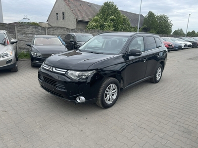 Mitsubishi Outlander III SUV Facelifting 2.2 DOHC DI-D 150KM 2014