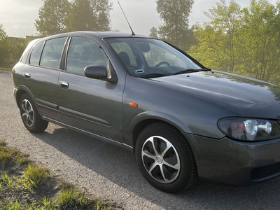 Nissan Almera II Nissan Almera 2003r, wersja N16 o mocy 136KM.