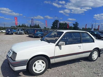 Opel Ascona C Sedan 2.0 i 115KM 1987