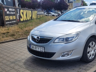 Opel Astra J Sports Tourer 1.3 CDTI ecoFLEX 95KM 2011