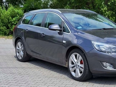 Opel Astra J Sports Tourer 1.7 CDTI ECOTEC 125KM 2011