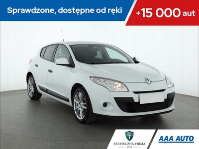 Renault Megane III Hatchback 1.6 16v 100KM 2011