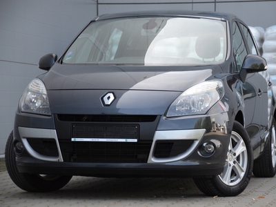 Renault Scenic III Van 2.0 16v 140KM 2011