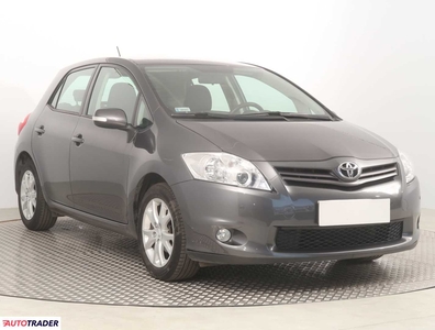 Toyota Auris 1.6 130 KM 2011r. (Piaseczno)