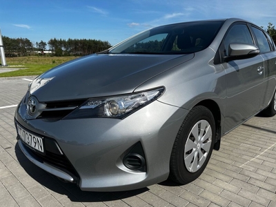 Toyota Auris II Hatchback 5d D-4D 90 90KM 2013