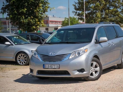 Toyota Sienna III 3.5 V6 266KM 2017