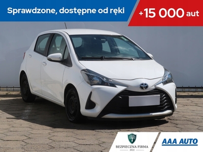 Toyota Yaris III Hatchback 5d Facelifting 2017 1.0 VVT-i 72KM 2020