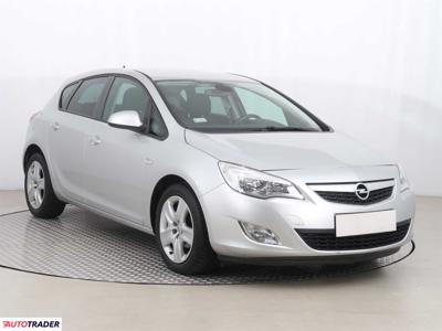 Opel Astra 1.2 93 KM 2011r. (Piaseczno)